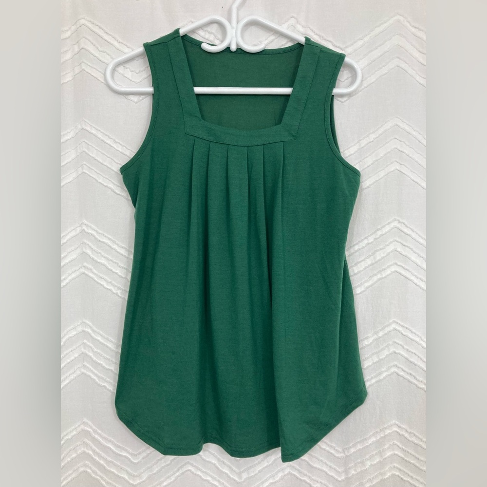 Green Sleeveless Women's Top
